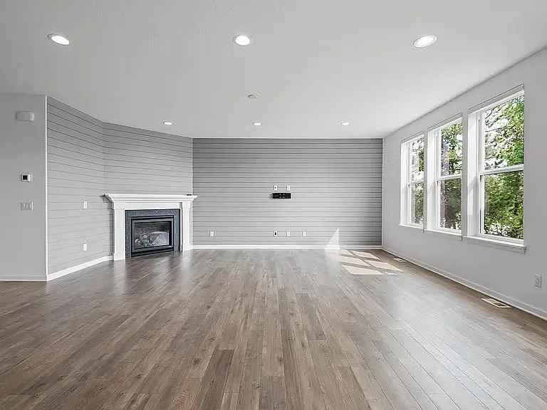 5898 Urbandale Ct N — Photo 6