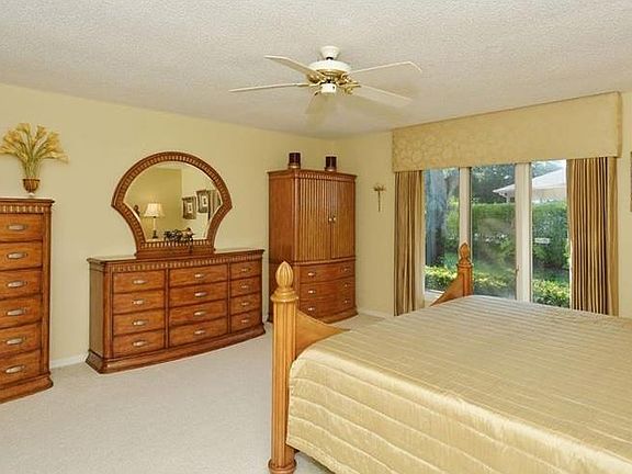 4th image of 3840 Wilshire Cir #32