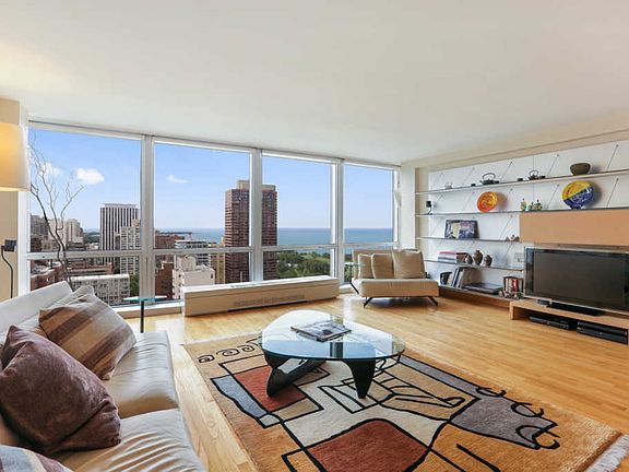 2nd image of 330 W Diversey Pkwy APT 2604