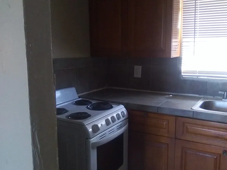 501 SW 10th St #3 — Photo 4