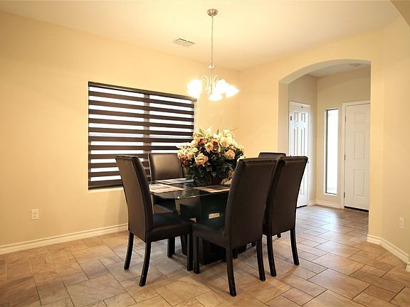 2nd image of 312 Silver Leaf Oak Dr