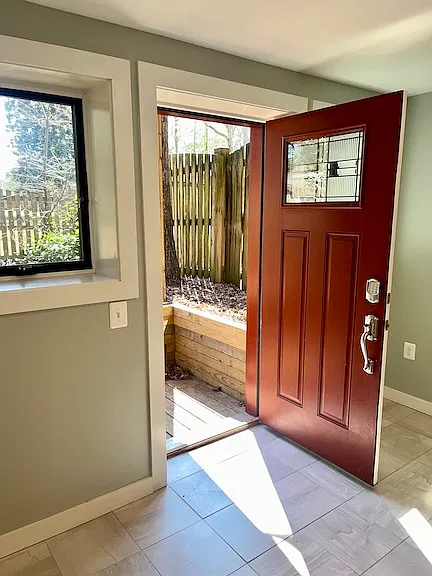 1 bed, 775 sqft, $1,900 — Photo 2
