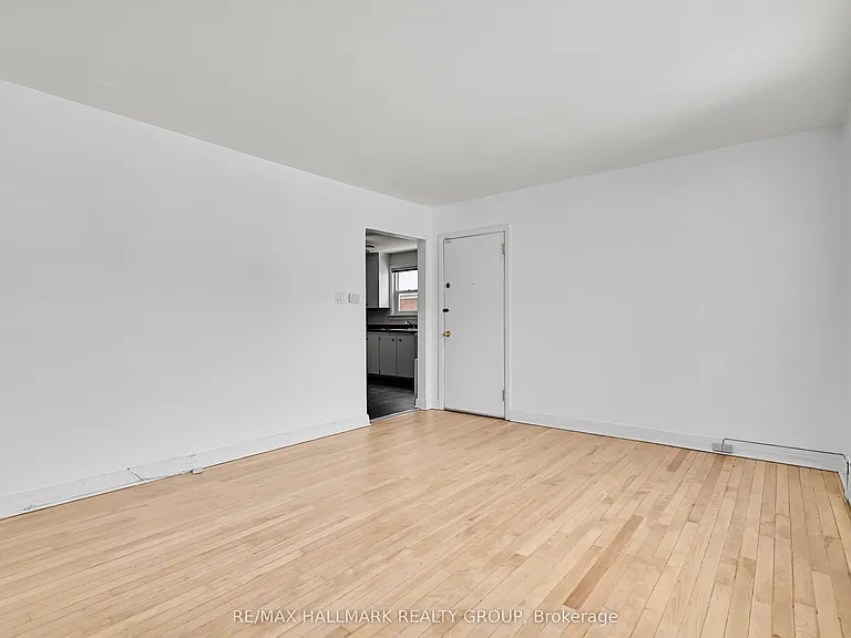 55 Ivy Cres #2 — Photo 7