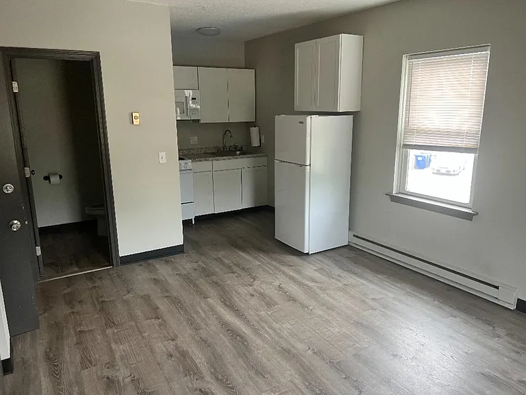 55 N Main St #12ARESIDENTIAL — Photo 1