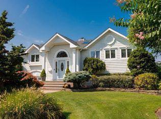 44 Secatogue Ln E, West Islip, NY