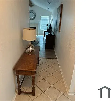 3 bed, 1230 sqft, $1,700 — Photo 4
