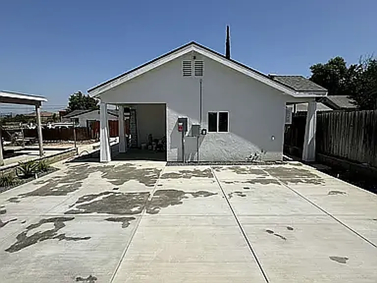 6496 Chadbourne Ave — Photo 2