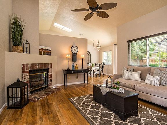 4th image of 2430 Saint Andrews Dr