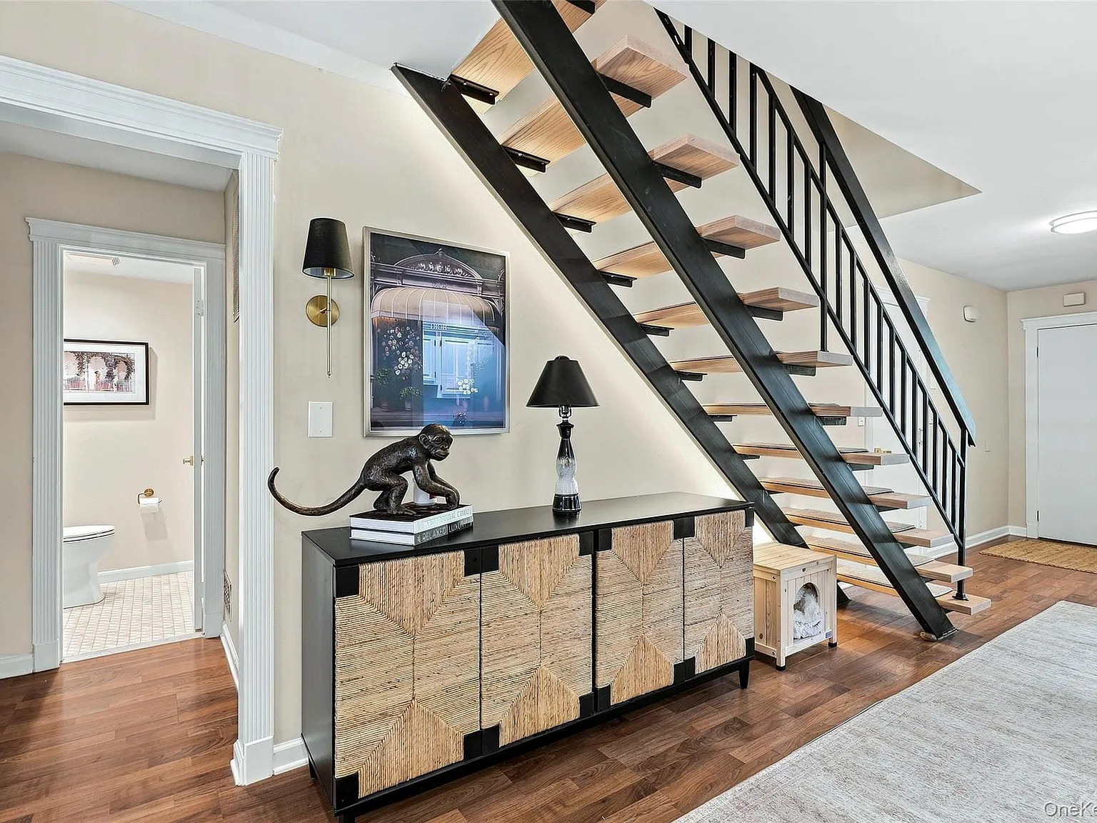 3 bed, 2.5 bath, 1930 sqft, $8,900 — Photo 3