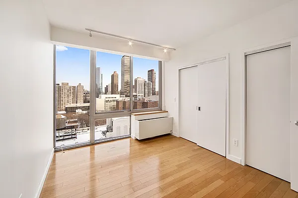 Rented by Compass | media 25