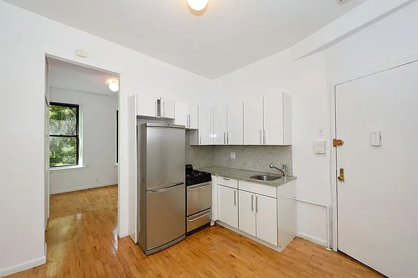 Rented by Aether Property Group | media 18