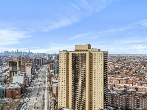 110-11 Queens Boulevard image 33 of 33