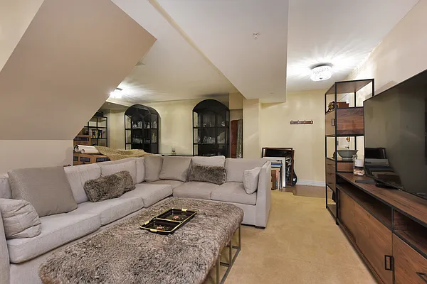 Sold by Douglas Elliman | media 14