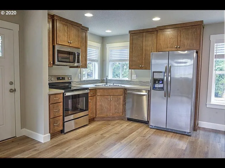 6306 NW Bernie Dr — Photo 1