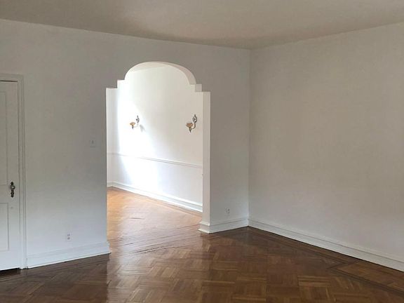 2nd image of 6705 Lynford St