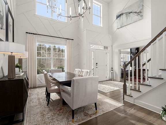 3rd image of 8 Glen Ellen Blvd #8