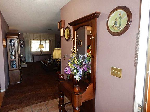 5th image of 611 Glenwood Ln