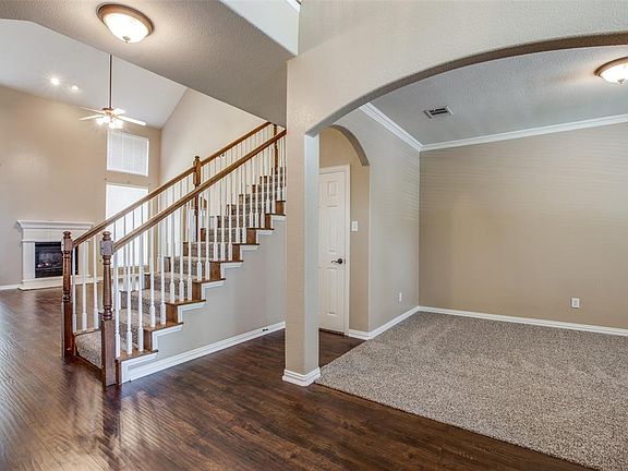 3rd image of 2117 Kingsley Dr