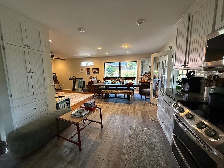 2055 Prospect Hill Dr — Photo 7