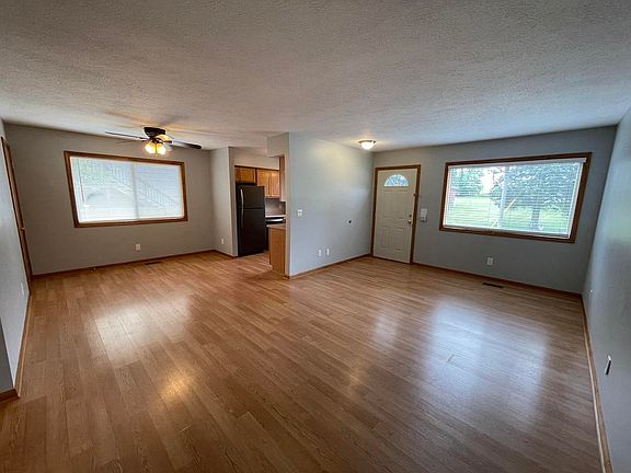 2nd image of 107 John St