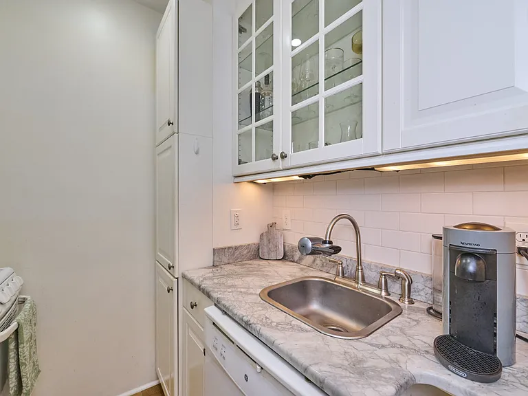 458 Beacon St #1 — Photo 6