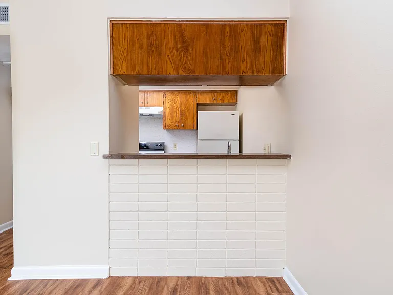 203 E Bowie St #2 — Photo 5