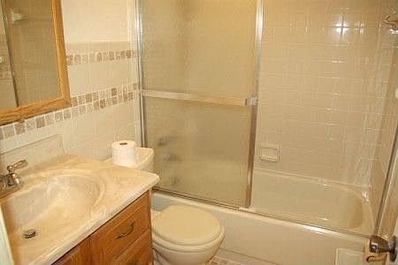 Main Bathroom Upstairs