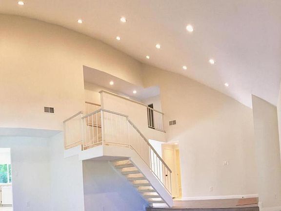 3rd image of 1020 S Winston Ct
