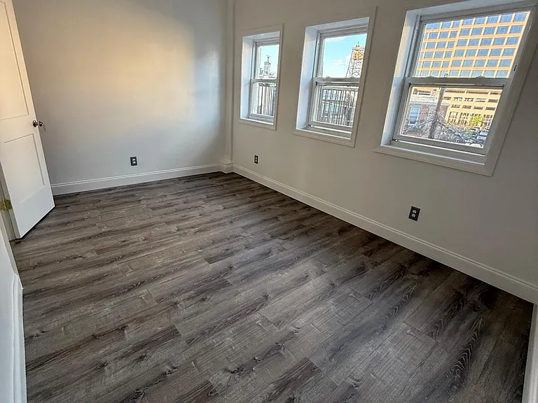 22-24 Ferry St #3 — Photo 6