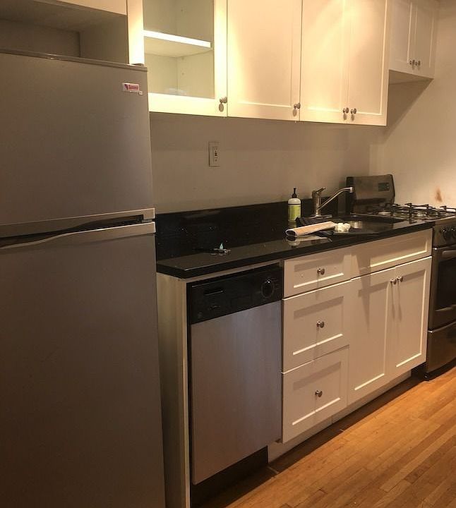 2nd image of 319 W 84th St APT 1R