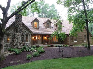 W328S1001 Timberline Cir, Delafield, WI 53018