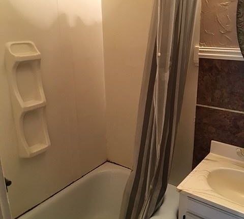 2nd image of 304 W 7th St APT B