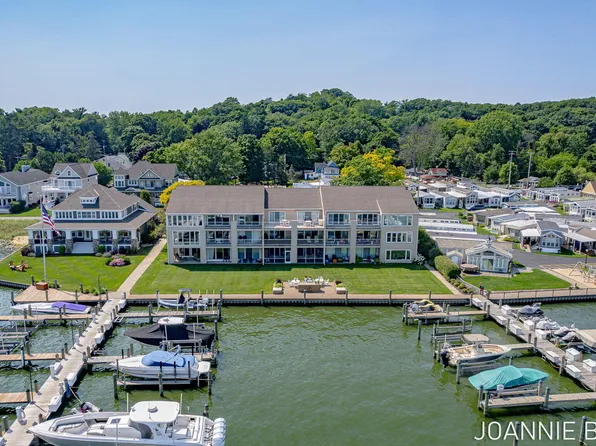 2240 Black Lake Ave #2, Holland, MI 49424