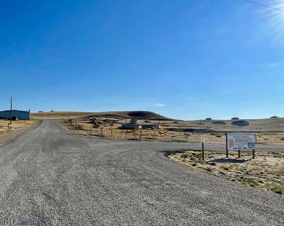 1st image of Lark Ln