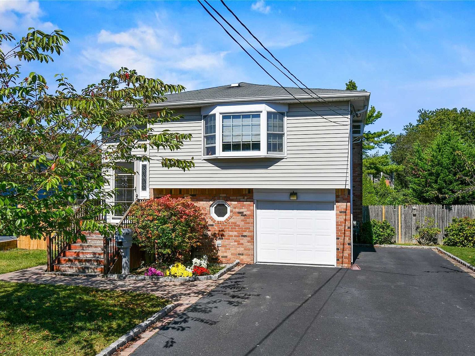 135 Maple Court, Copiague, NY 11726 Zillow