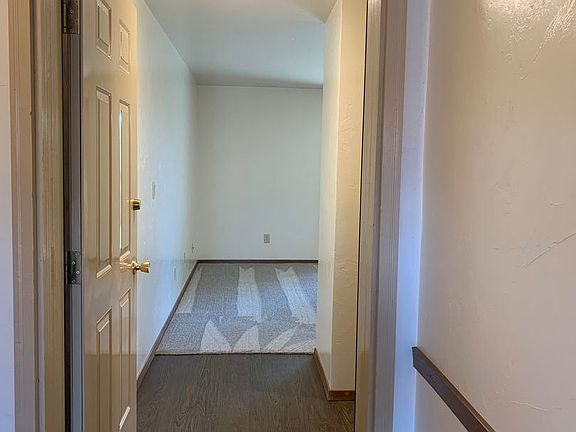 4th image of 568 N Danz Ave APT 7