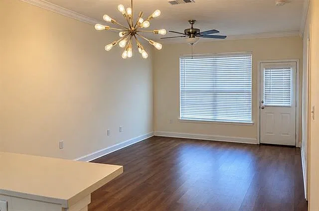 3 bed, 2.5 bath, 1627 sqft, $1,800 — Photo 4