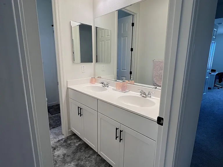 Upstairs Bathroom.
