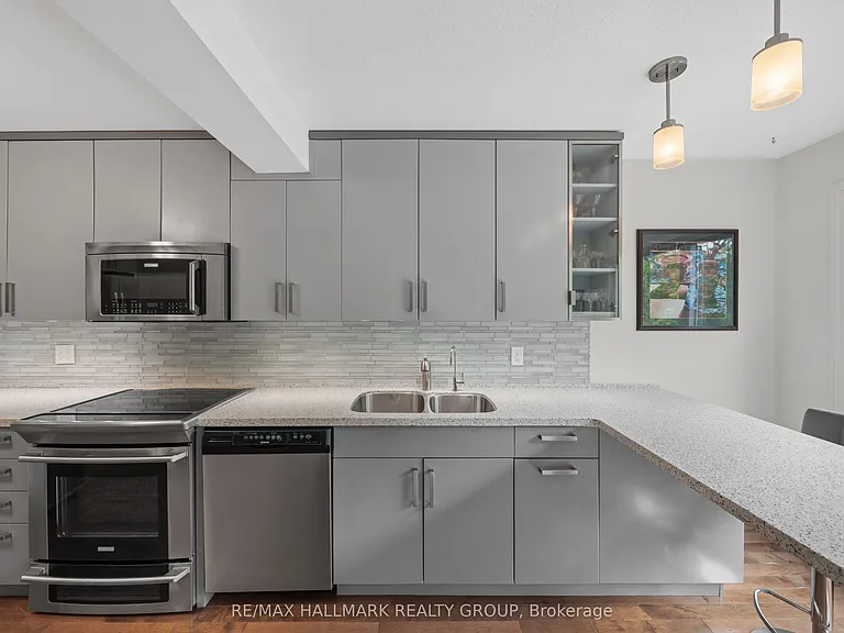 44 Dunbarton Ct — Photo 18