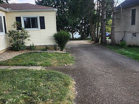 2nd image of 2682 Smith Rd