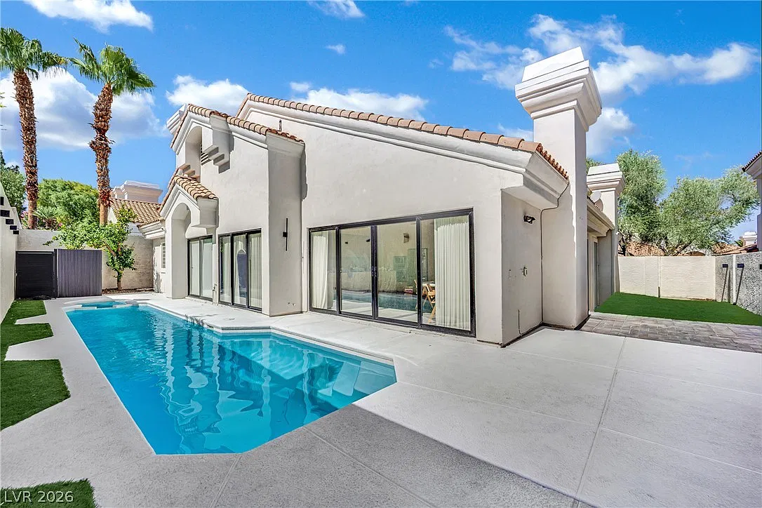 4 bed, 2.5 bath, 2588 sqft, $5,495 — Photo 4