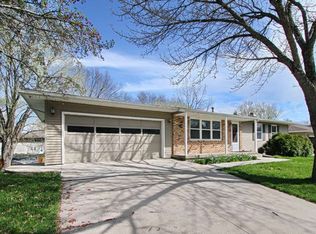 1130 Sunset St, Iowa City, IA 52246