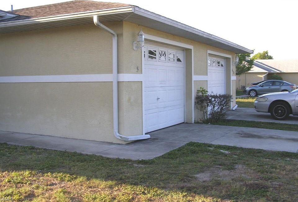 2nd image of 3725 SW Santa Barbara Pl