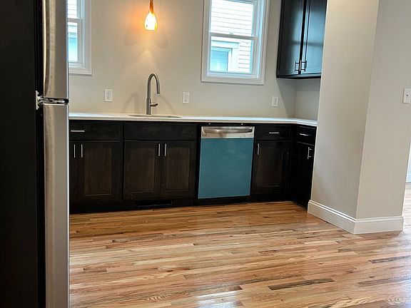 4th image of 414-416 Ridgeway St #414A