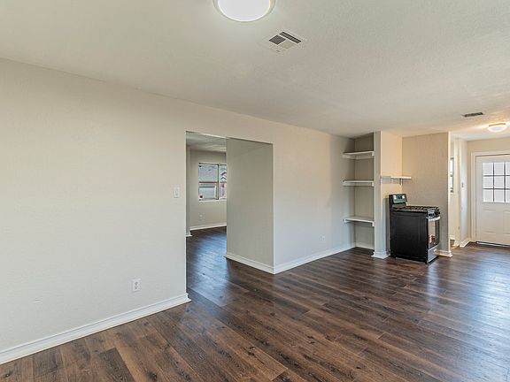 5th image of 1400 Paisley St