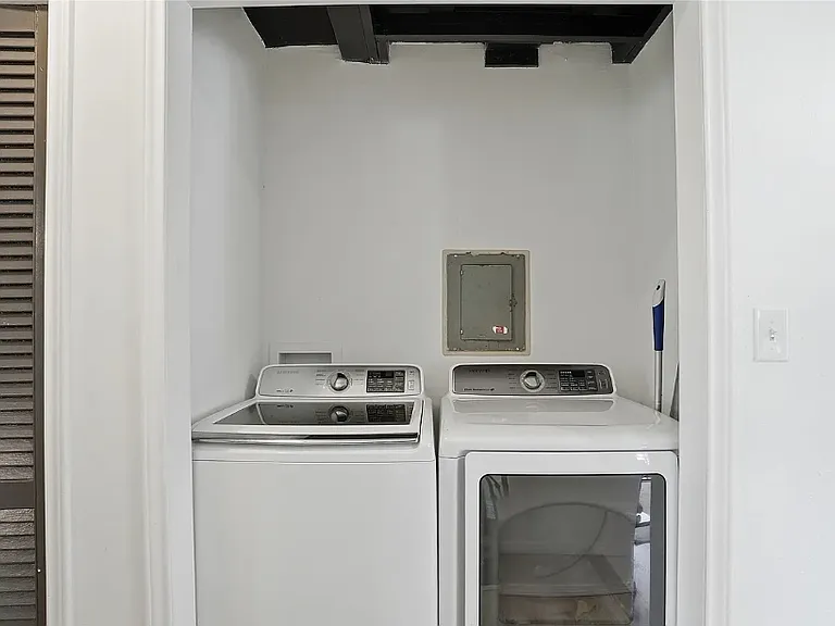 4226 80th Pl #9B — Photo 2