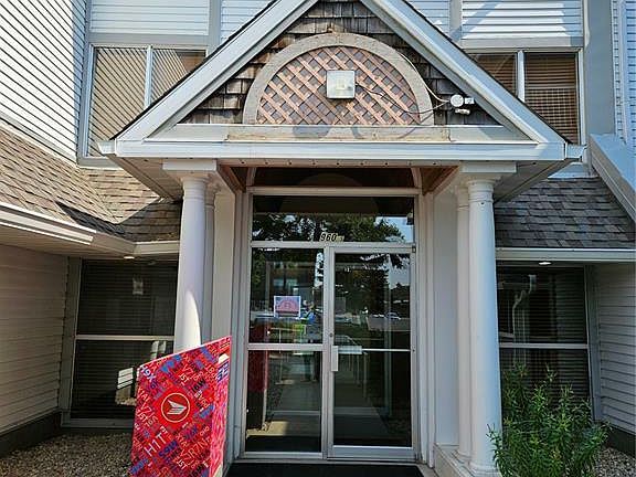 2nd image of 960 E Assiniboine Ave #220
