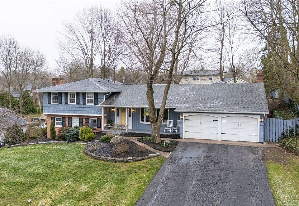 1st image of 16 Whitecliff Dr