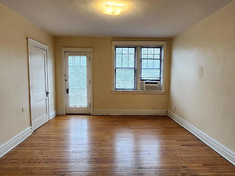3702 Bates St #2F — Photo 4