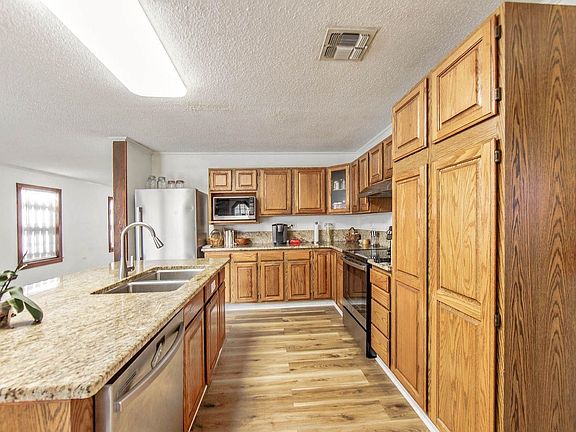 4th image of 107 Sugar Ridge Dr